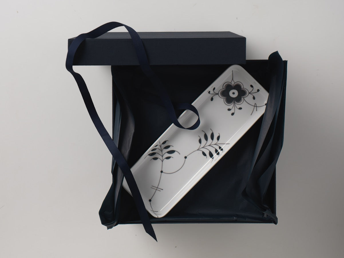 Royal Copenhagen Sort Mega riflet fad - 36 cm. - Bahne